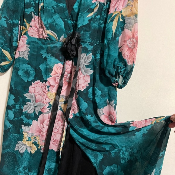 Full sleeves long dress - Picture 2 of 2